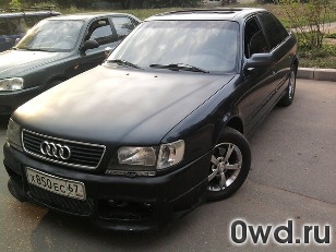 Битый автомобиль Audi 100